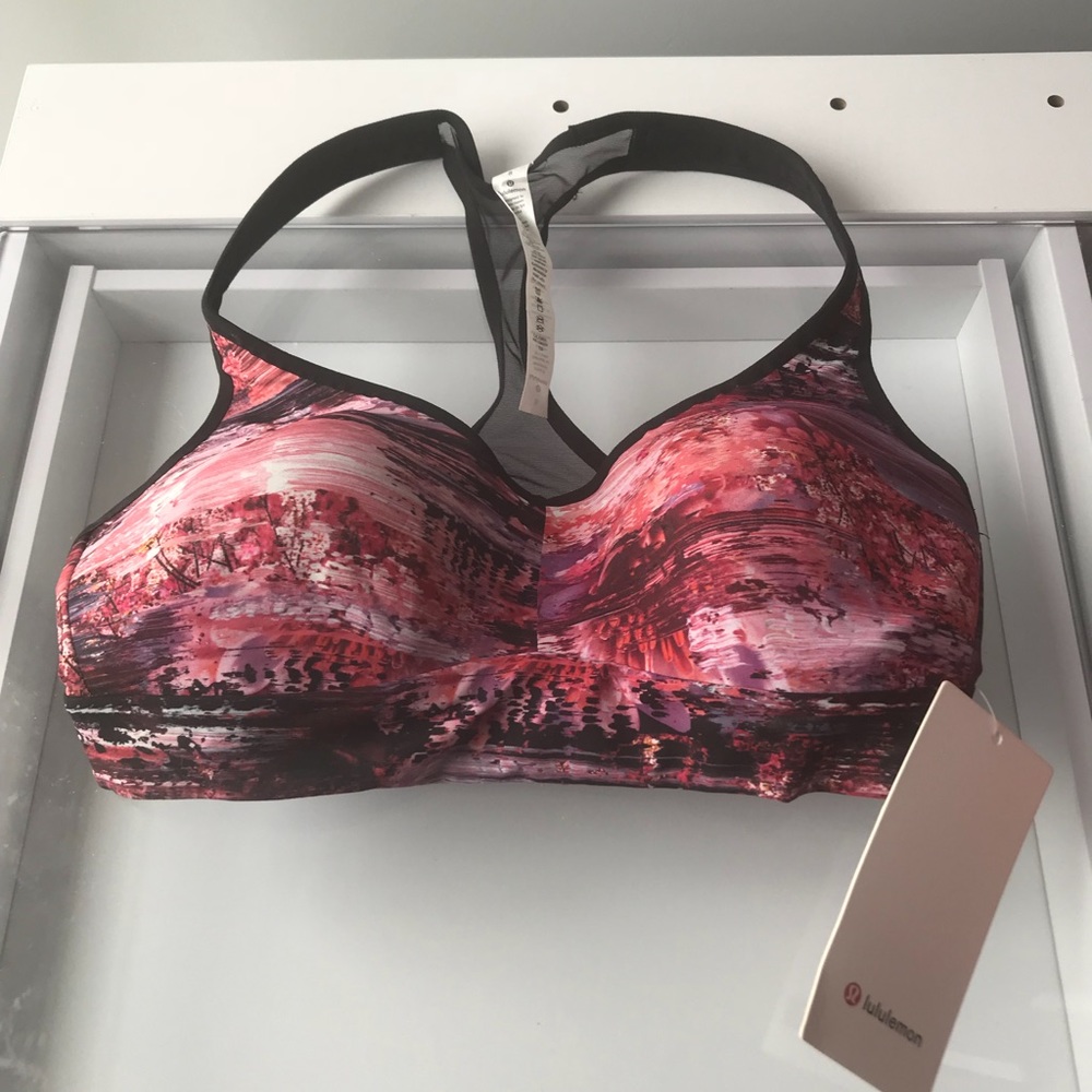 LULULEMON Speed Up Bra size 8 NWT